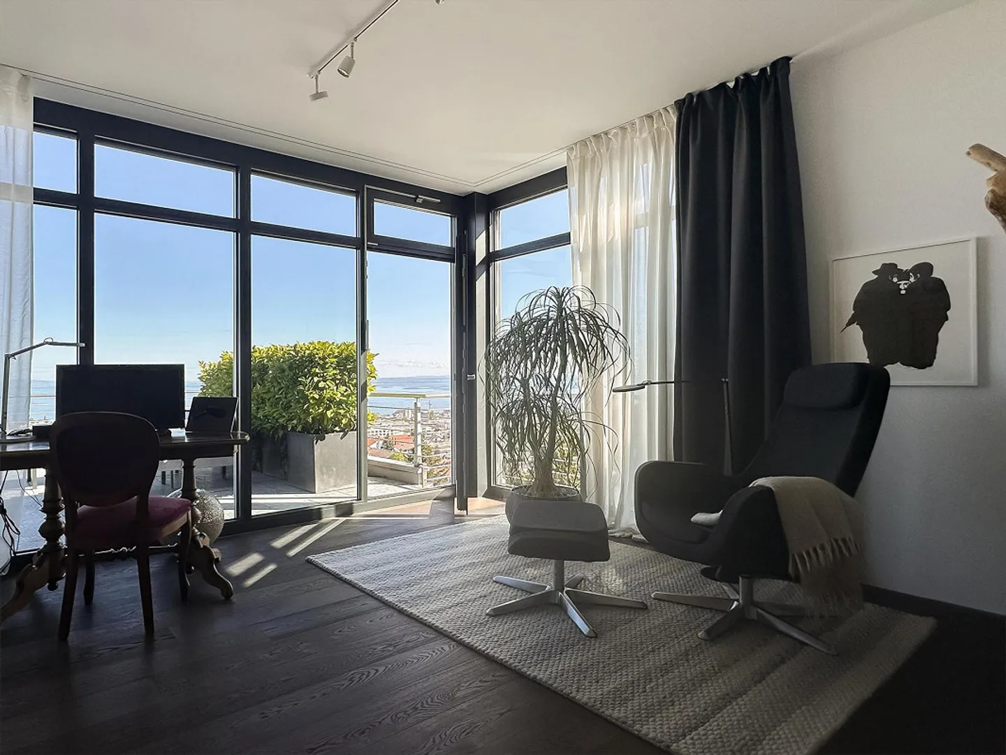 4.5-Room Terrace House with Stunning Lake View in Rorschacherberg - Photo 10 of 12