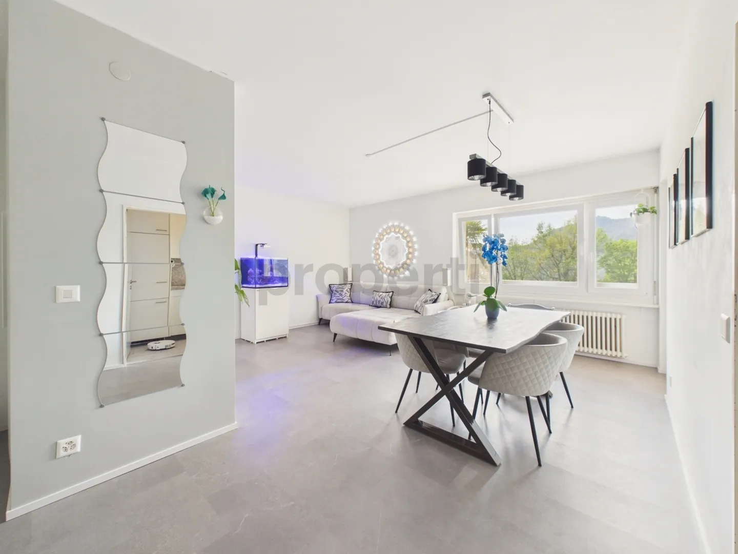 Esclusivo Appartamento 4.5 locali con Piscina Condominiale (both 1st and 2nd Residence) - Photo 4 of 13
