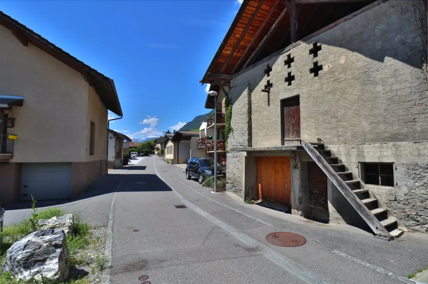 Bauwerk zur Renovierung mit Baugenehmigung - Foto 1 von 10