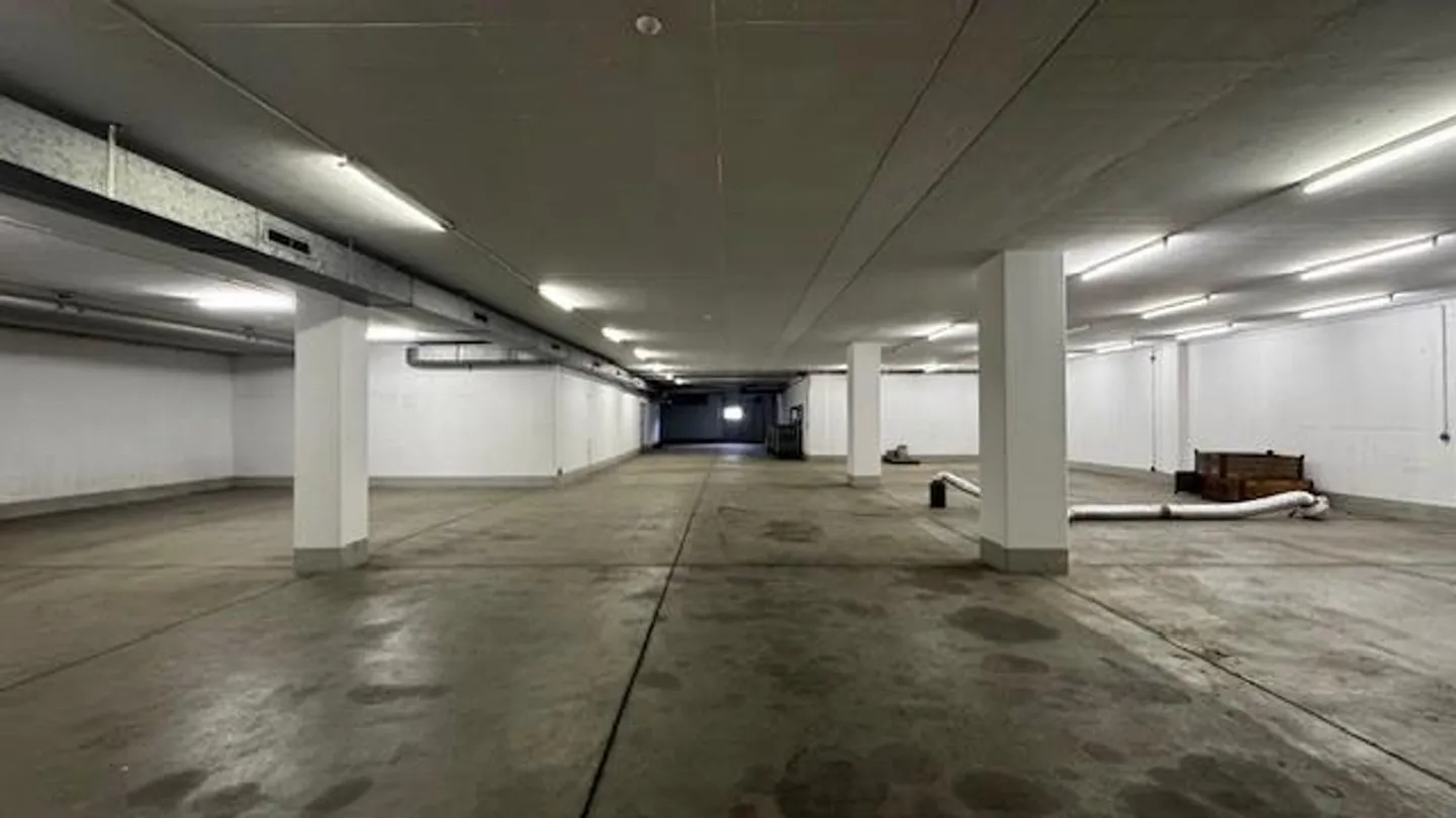 ZUM VERKAUF GROSSER WARENHANDLUNG/GEWERBLICHES/INDUSTRIELLES LAGER - Foto 9 von 10