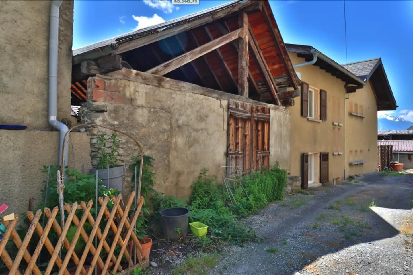 Bauwerk zur Renovierung mit Baugenehmigung - Foto 10 von 10