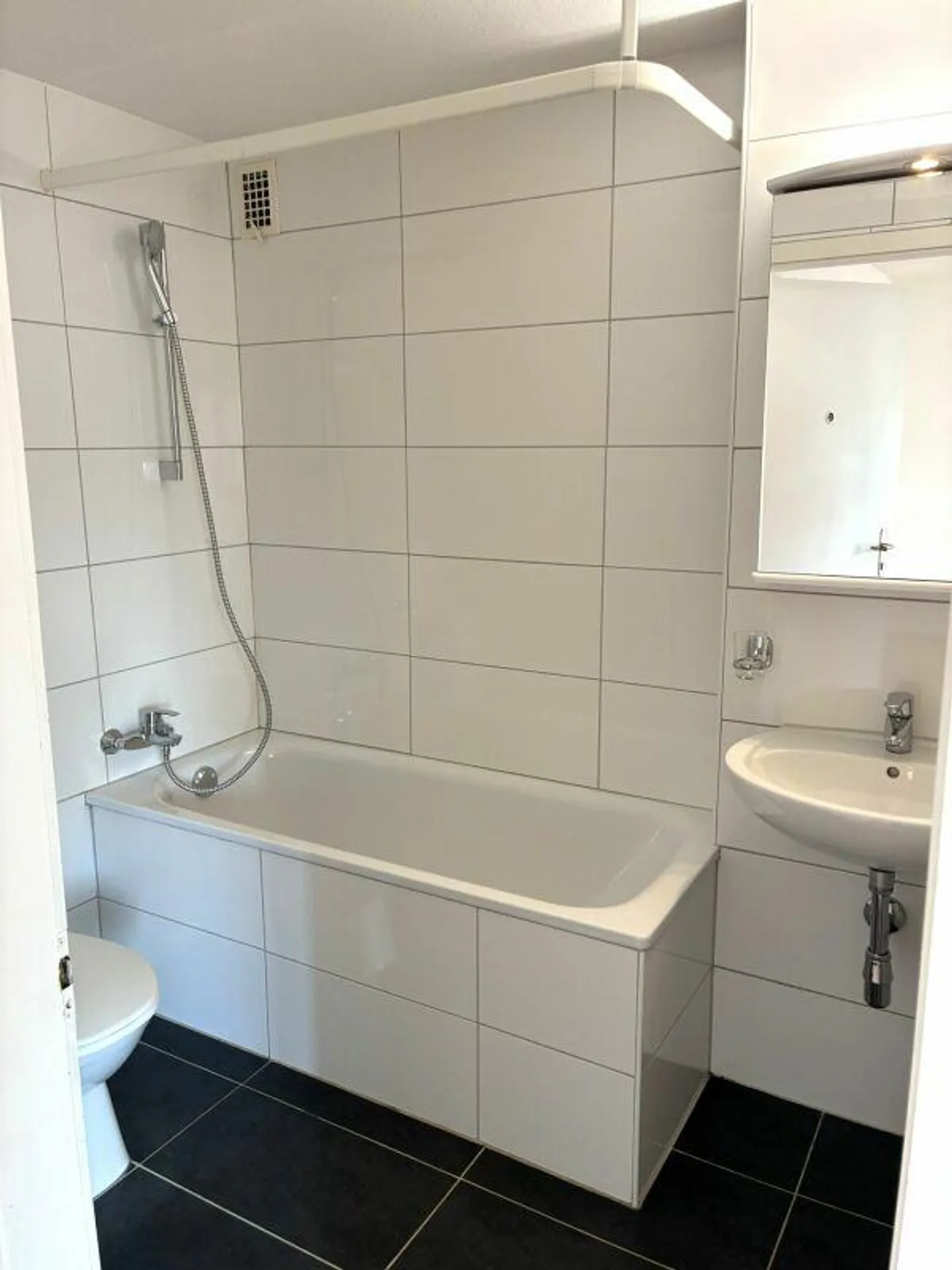 Appartement cherche célibataire ! - Photo 2 sur 4