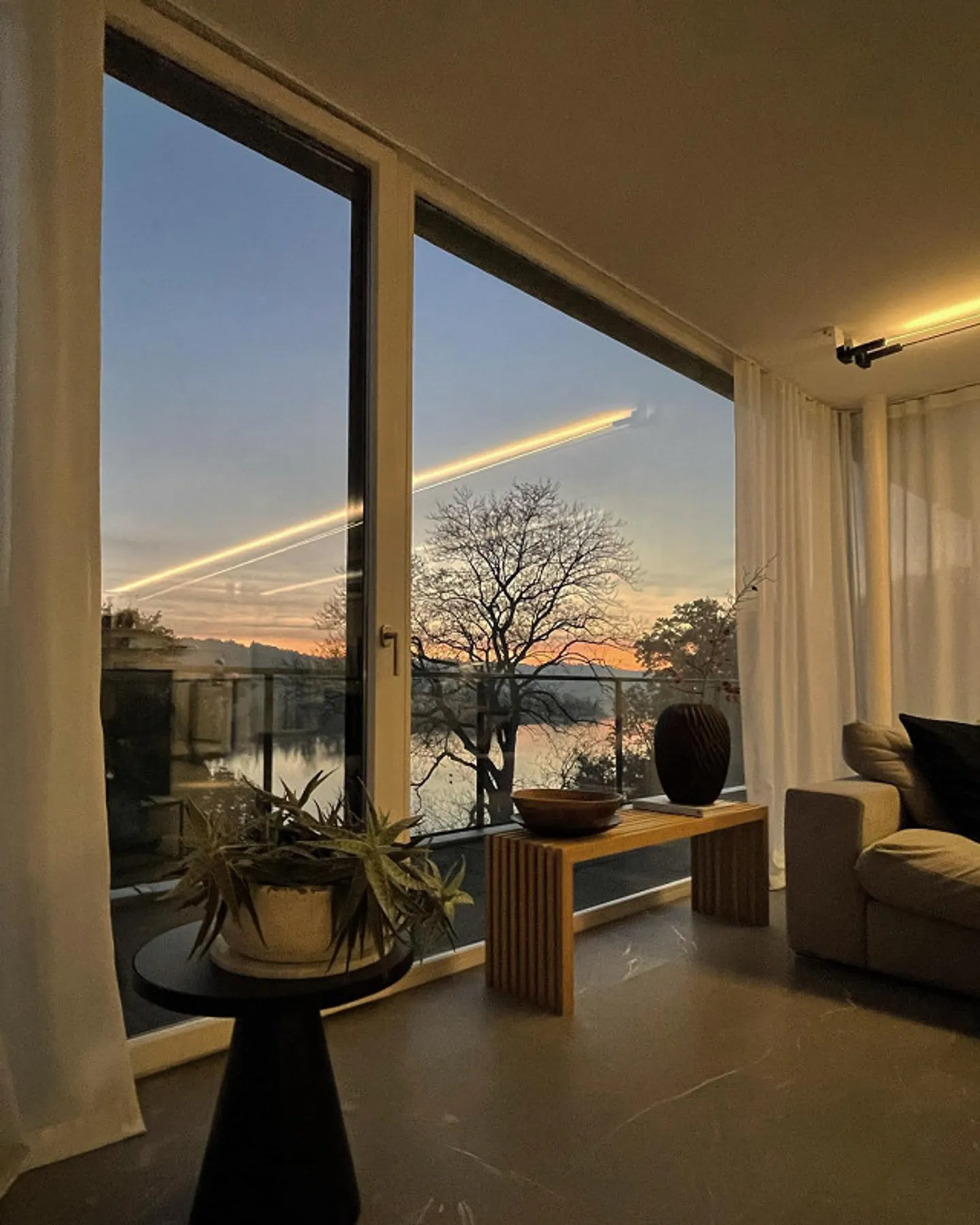 Architektur trifft Ruhe und Weitsicht - Foto 1 von 28