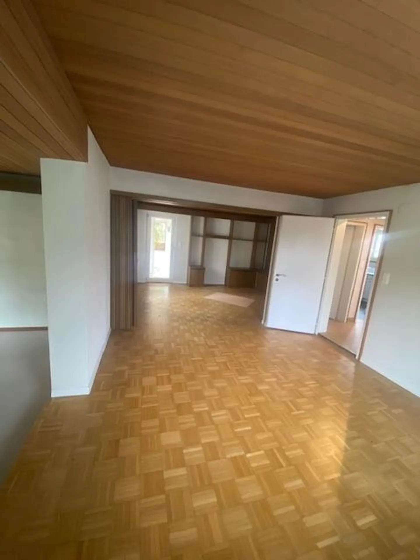 Temporary living in a single-family house with a large garden - Photo 10 of 13