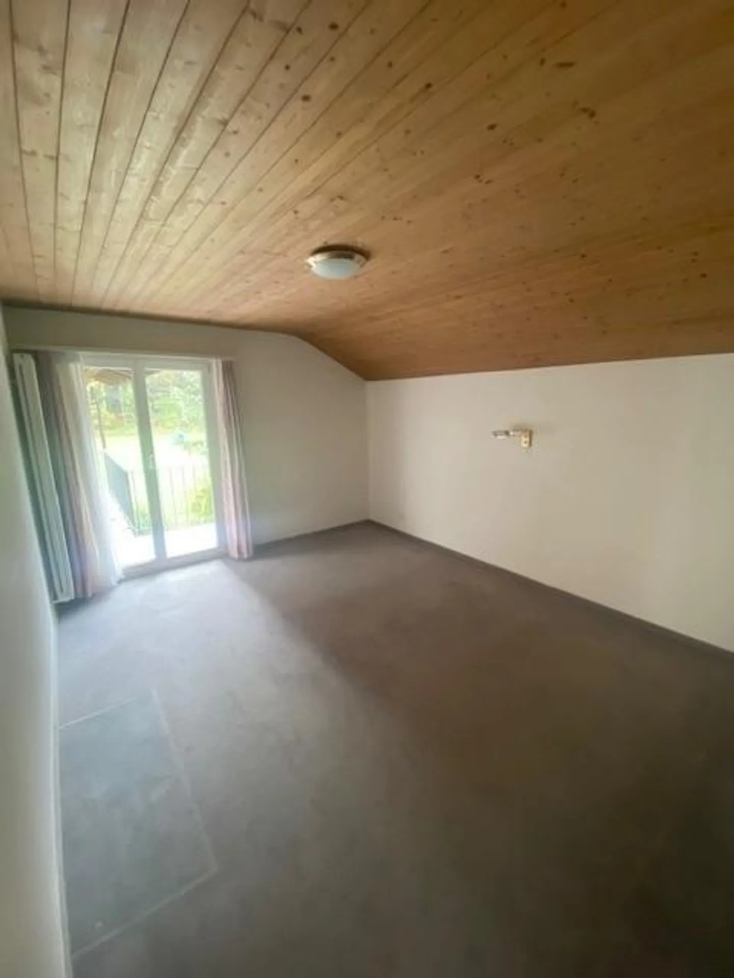 Temporary living in a single-family house with a large garden - Photo 4 of 13