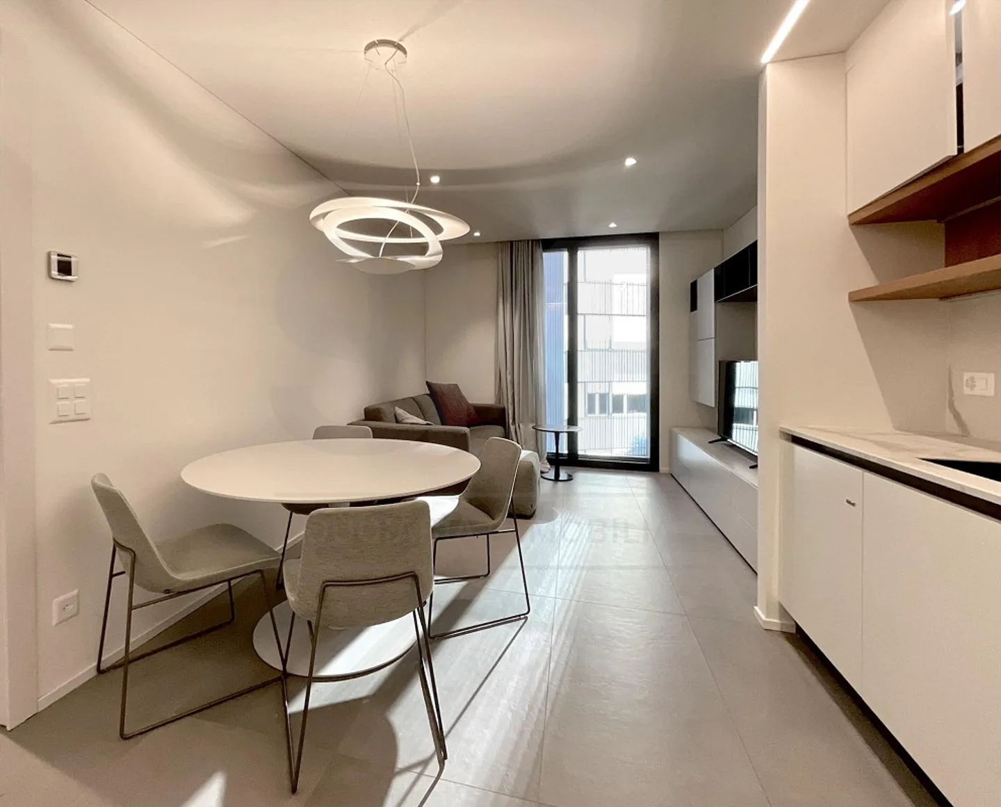 MASSAGNO - LOCATION DE LUXUEUX APPARTEMENTS 2.5 PIÈCES - Photo 2 sur 10