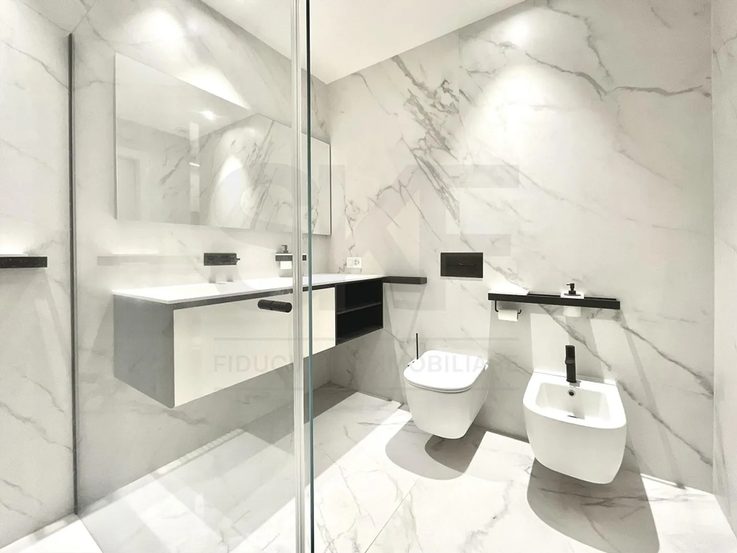 MASSAGNO - LOCATION DE LUXUEUX APPARTEMENTS 2.5 PIÈCES - Photo 4 sur 10