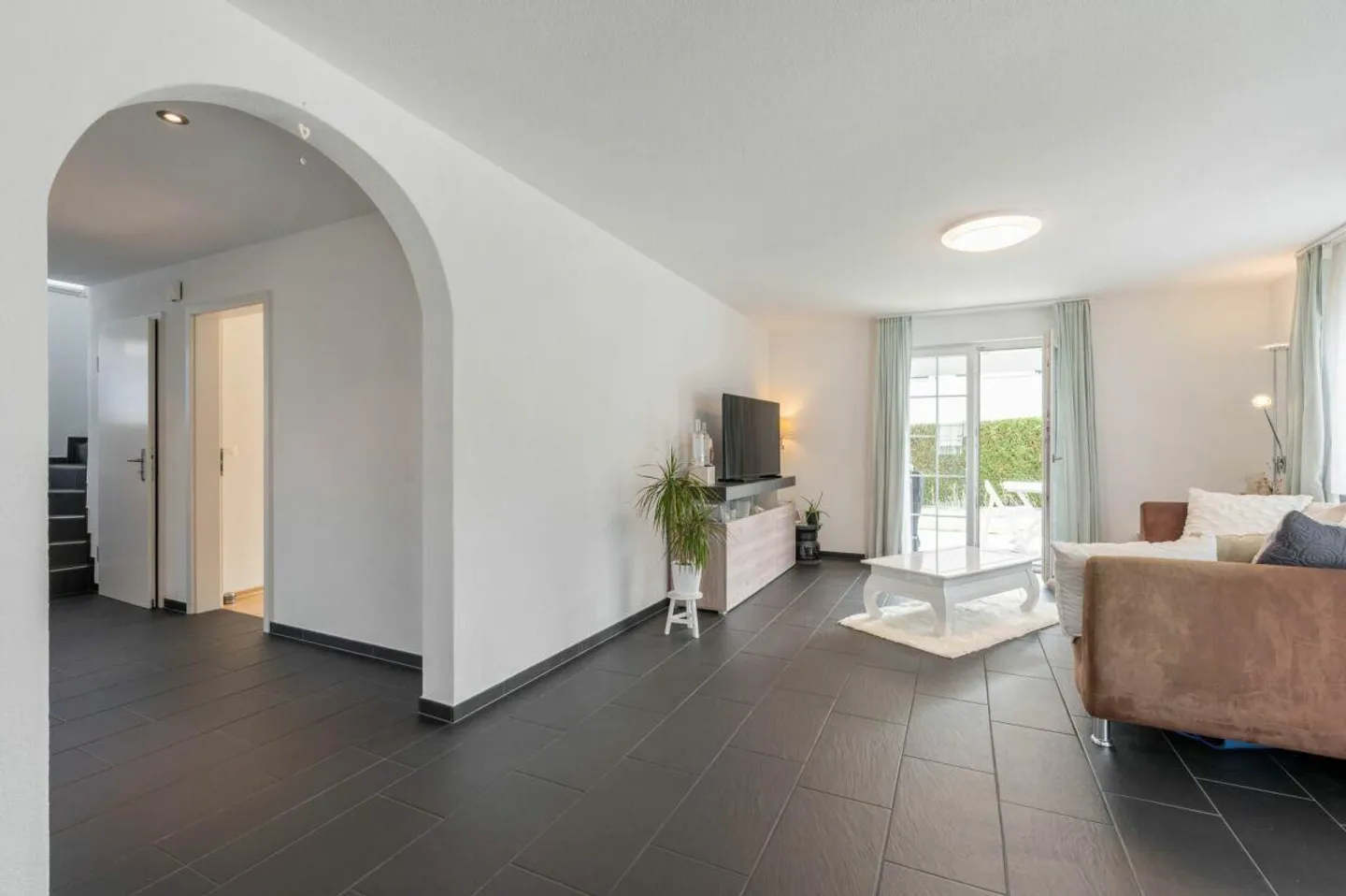 Gehobenes 5.5-Zimmer-Einfamilienhaus an ruhiger, begehrter Wohnlage! - Foto 7 von 15