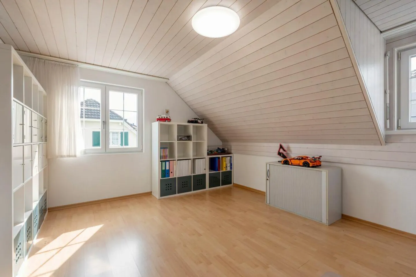 Gehobenes 5.5-Zimmer-Einfamilienhaus an ruhiger, begehrter Wohnlage! - Foto 11 von 15