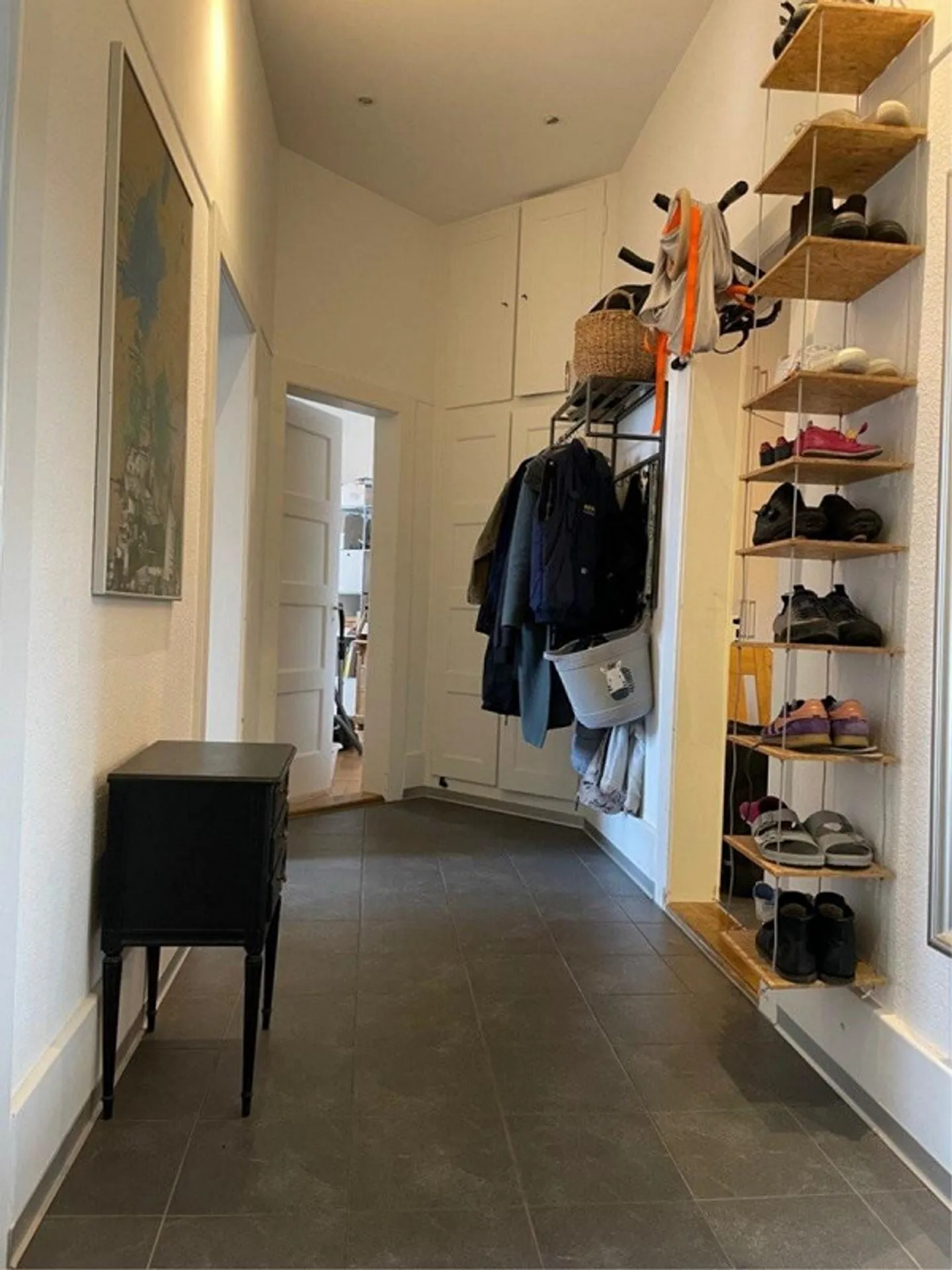 Beautiful old apartment in Bern - Photo 3 of 6