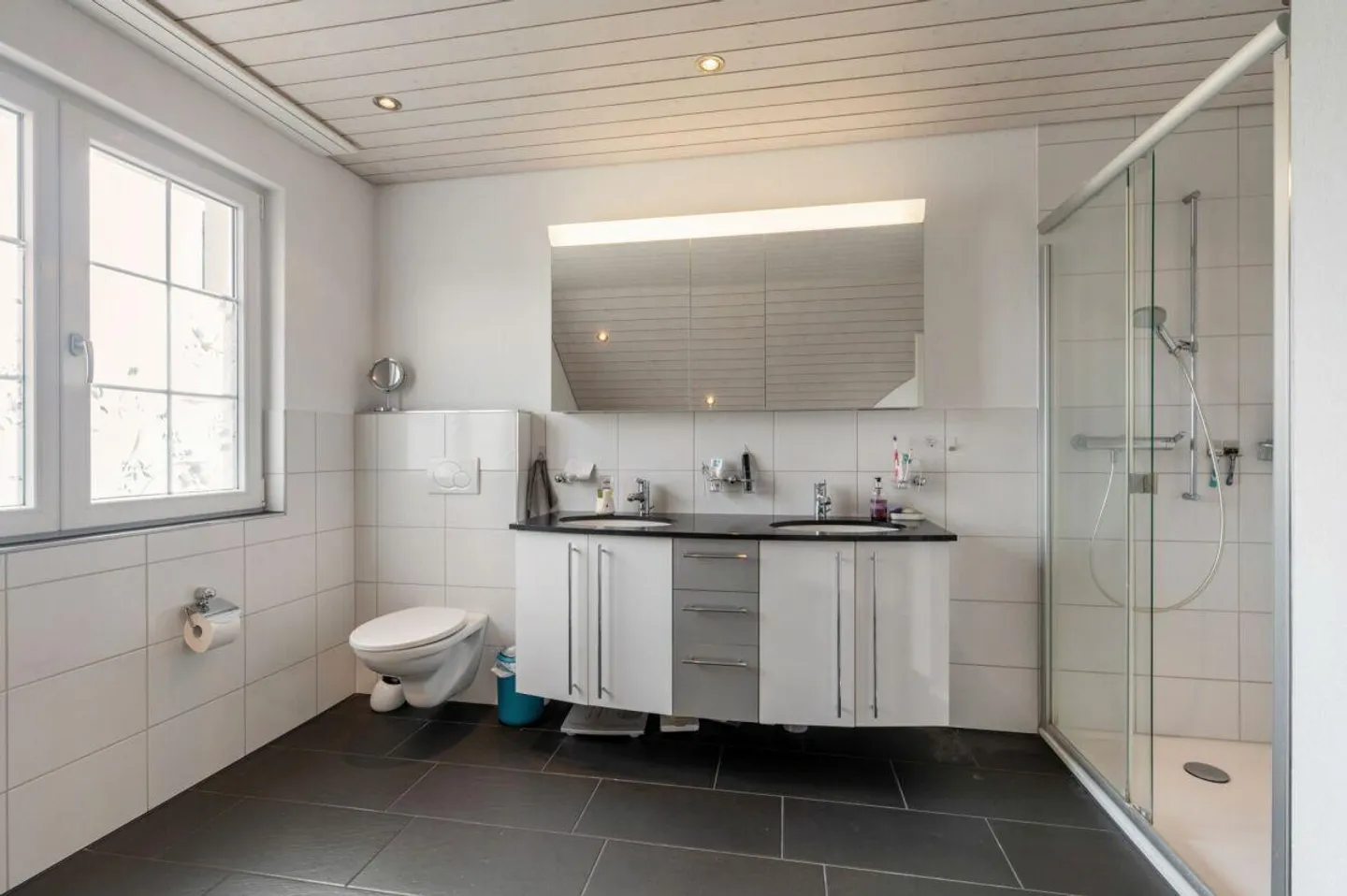 Gehobenes 5.5-Zimmer-Einfamilienhaus an ruhiger, begehrter Wohnlage! - Foto 14 von 15