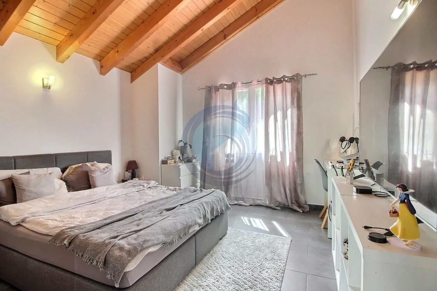 Charming Semi-Detached House with 7.5 Rooms - Photo 13 of 19