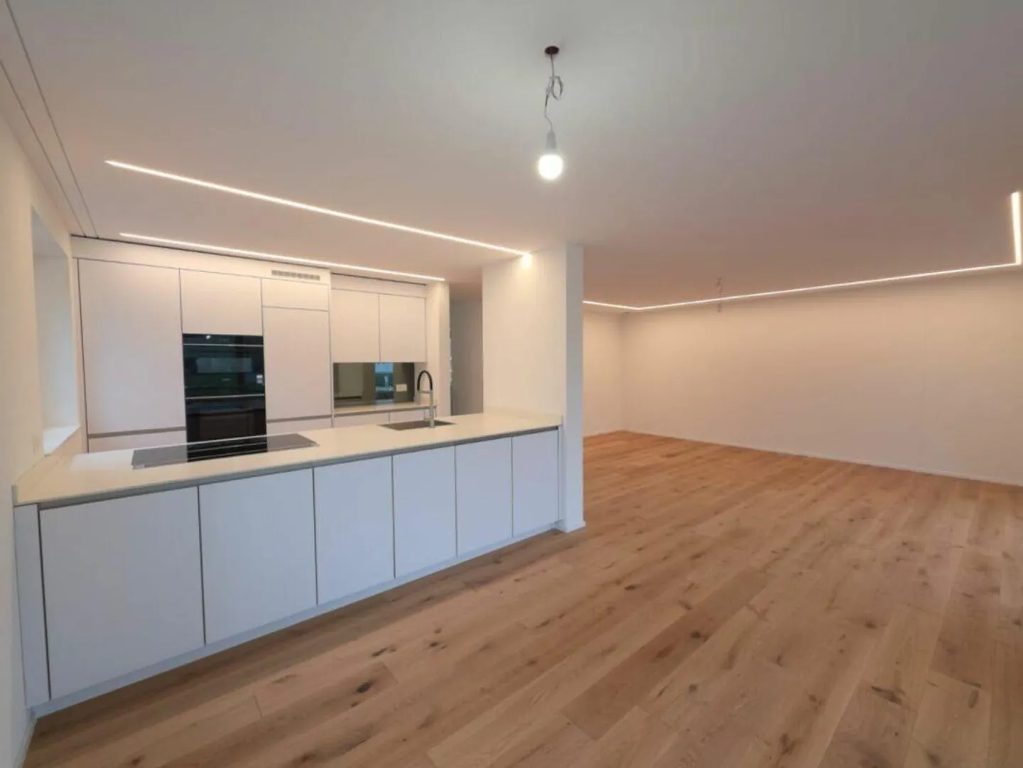 À vendre à 8362 Itaslen, nouvelle maison de ville 5½ pièces, dans un emplacement calme et ensoleillé adjacent à la zone agricole ! - Photo 12 sur 26