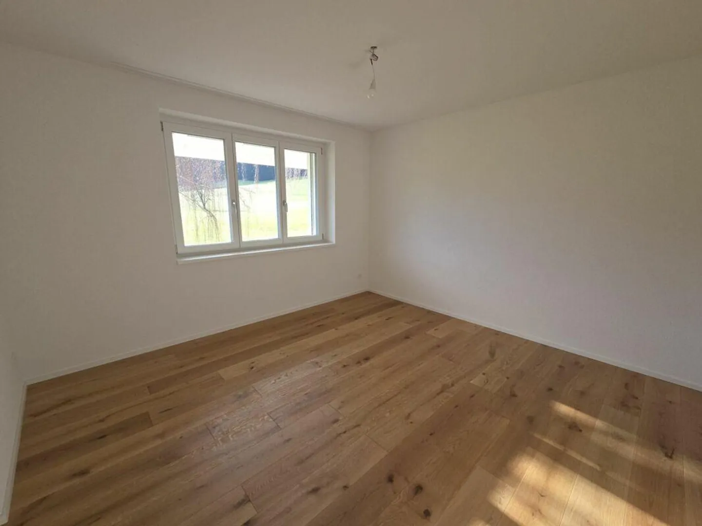 À vendre à 8362 Itaslen, nouvelle maison de ville 5½ pièces, dans un emplacement calme et ensoleillé adjacent à la zone agricole ! - Photo 20 sur 26