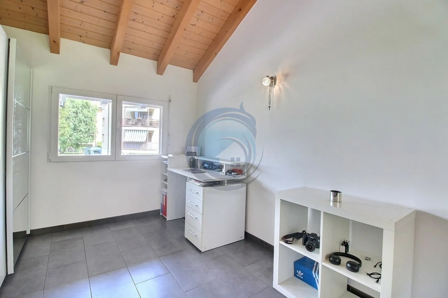 Charming Semi-Detached House with 7.5 Rooms - Photo 17 of 19