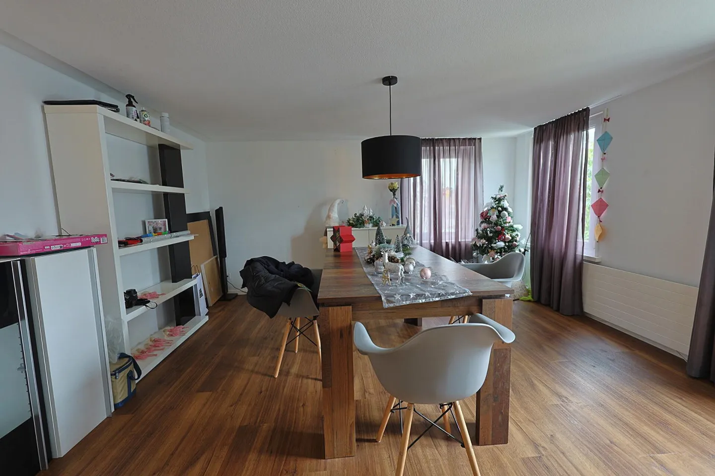 Spacious Multi-Family House with Versatile Usage Potential - Photo 2 of 13