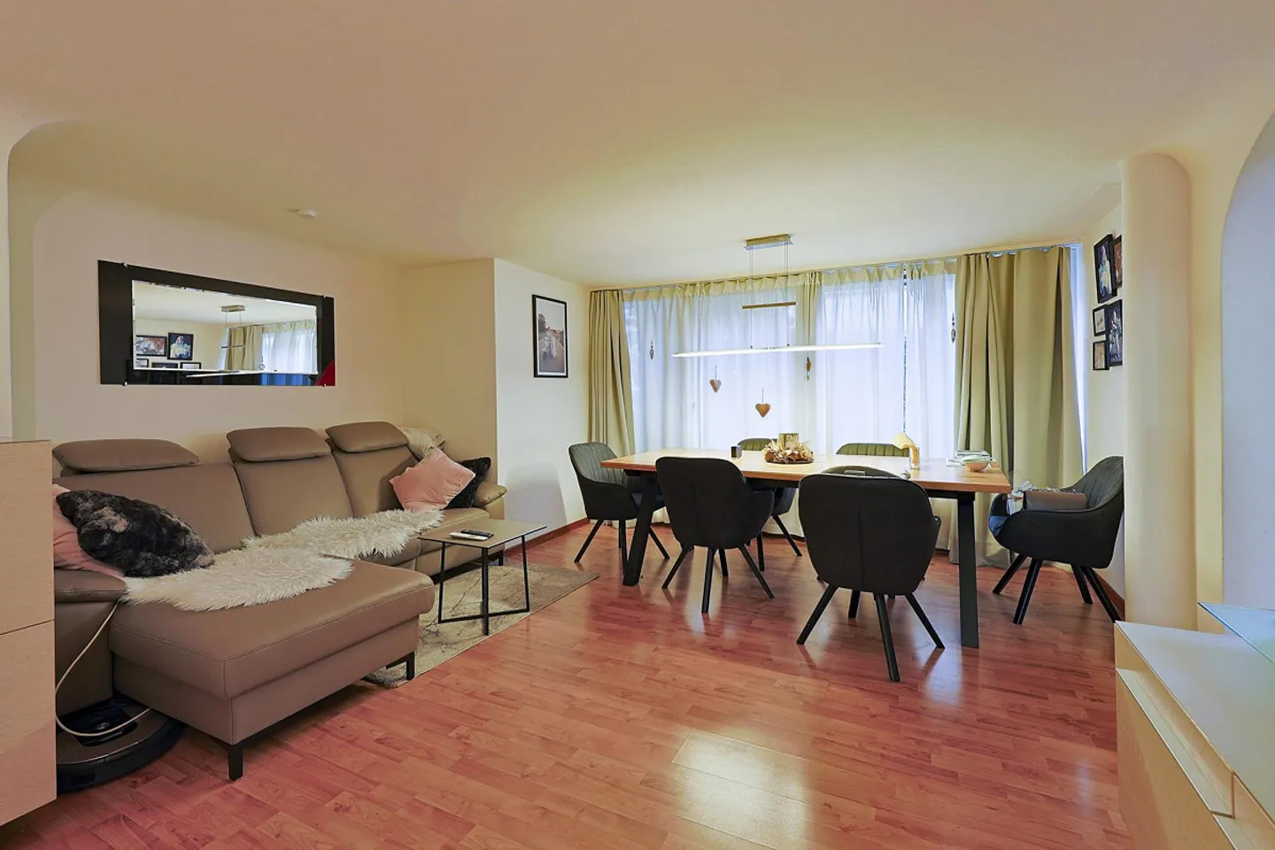 Spacious Multi-Family House with Versatile Usage Potential - Photo 9 of 13