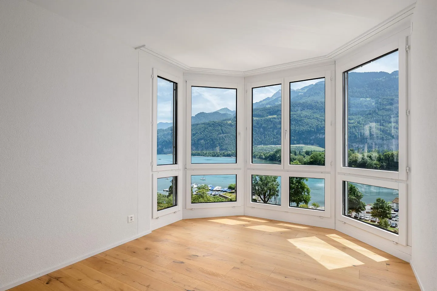 Residenza sul lago di Walen - nuovo e stiloso - Foto 6 di 8