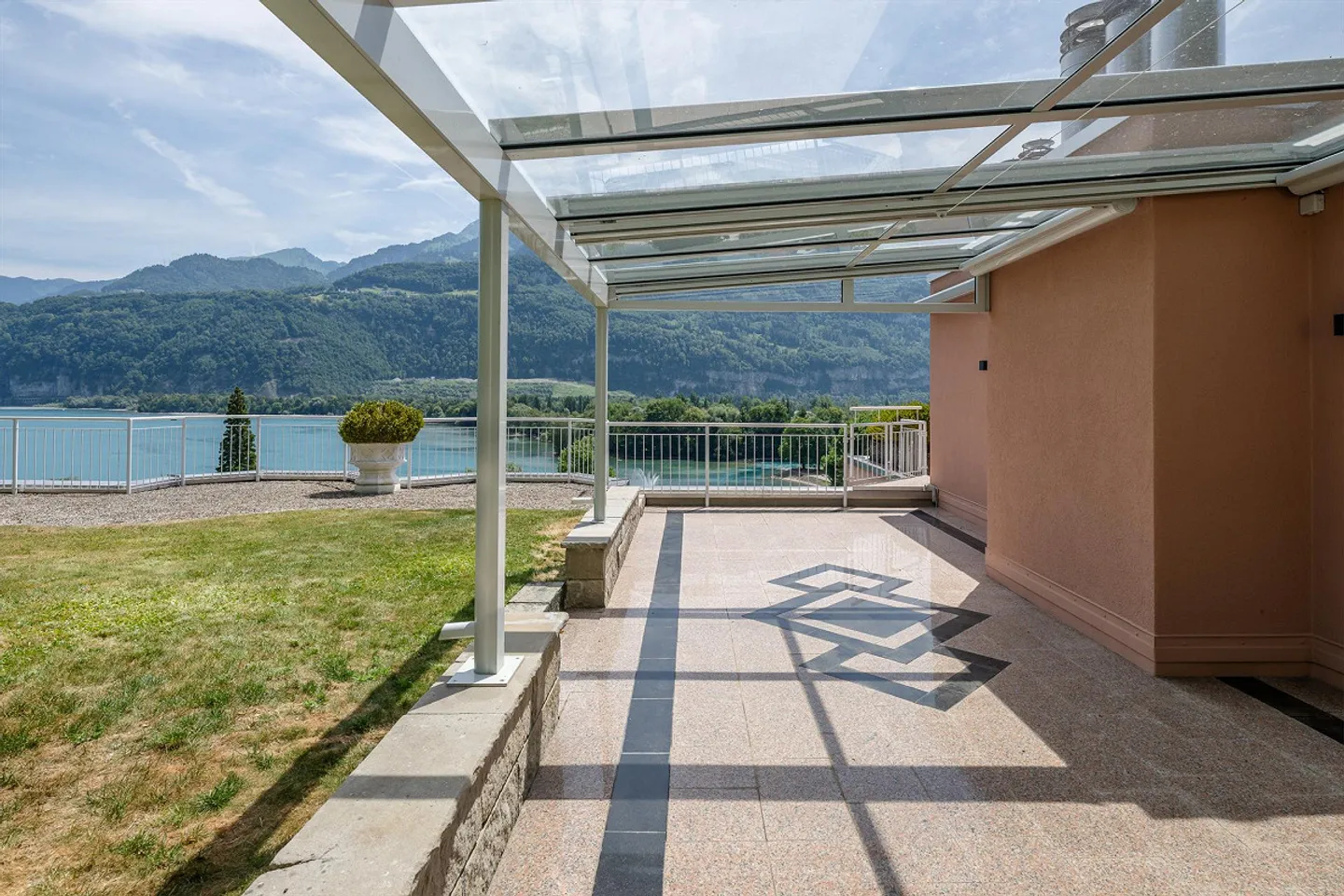 Residenza sul lago di Walen - nuovo e stiloso - Foto 4 di 8