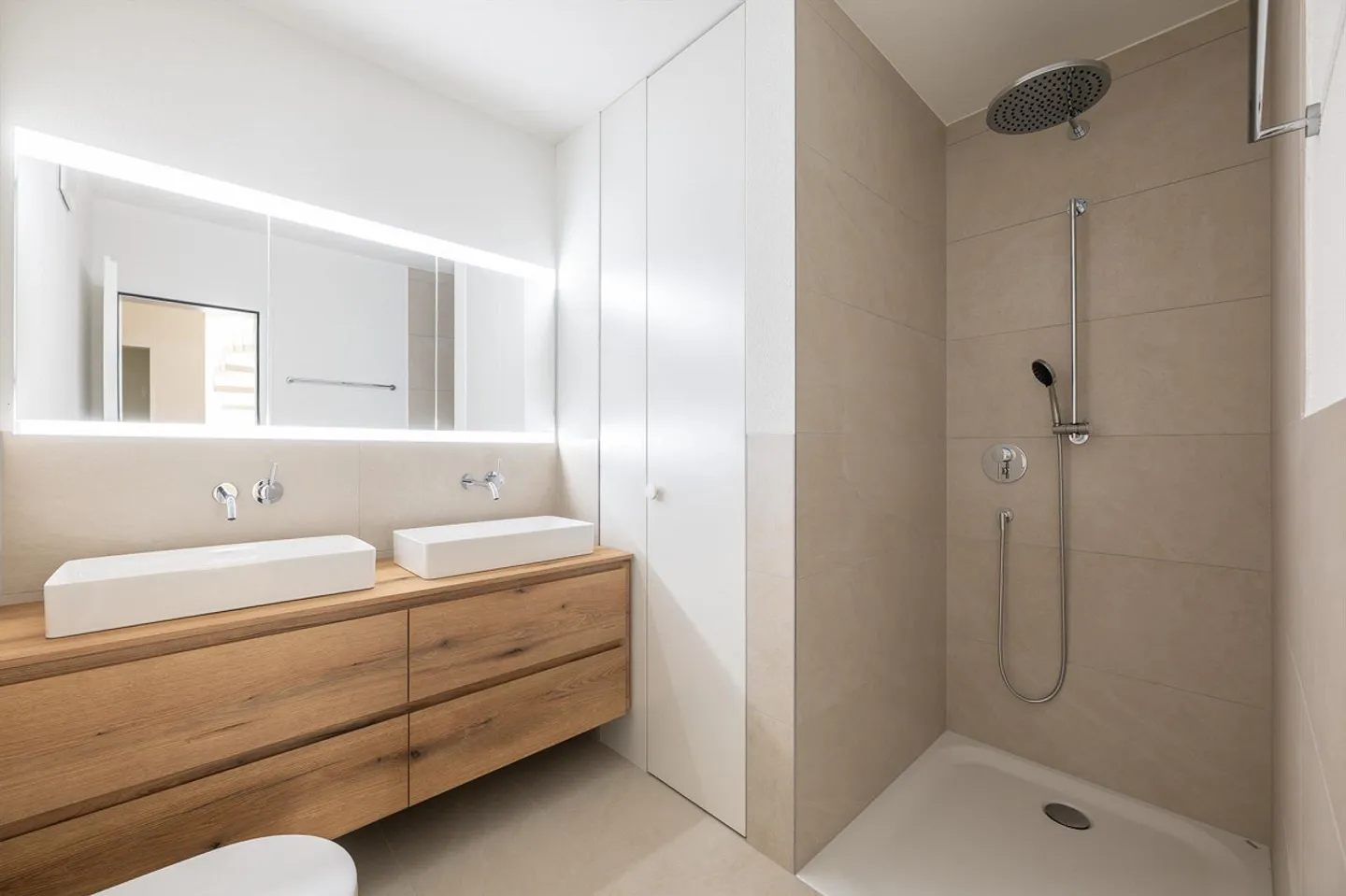 Residenza sul lago di Walen - nuovo e stiloso - Foto 7 di 8