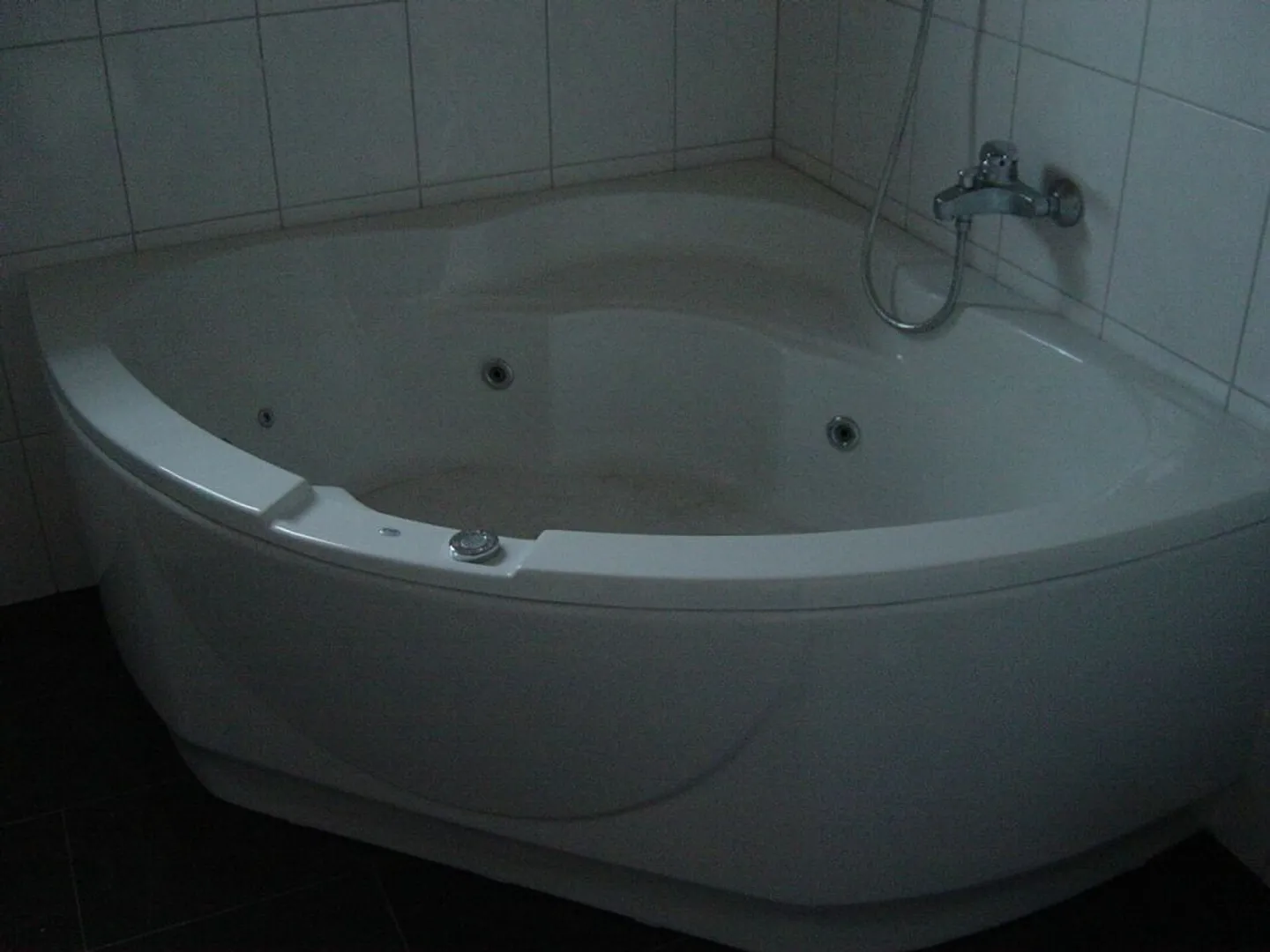 Appartamento 4.5 stanze in una posizione tranquilla e soleggiata - Foto 6 di 7