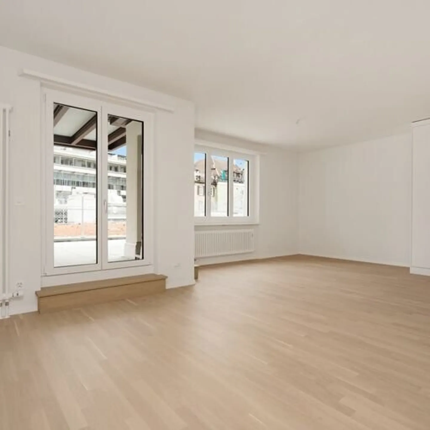 Appartamento ristrutturato di 4.5 locali con balcone e terrazza nel centro di Bienne - Foto 2 di 13