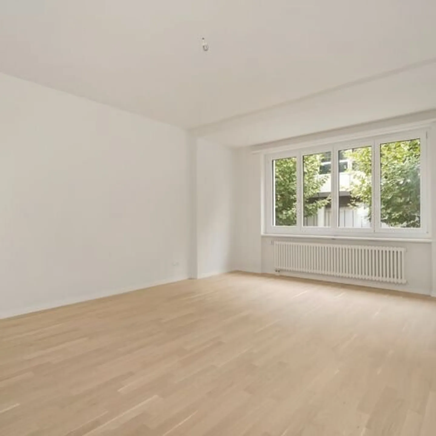 Appartamento ristrutturato di 4.5 locali con balcone e terrazza nel centro di Bienne - Foto 3 di 13