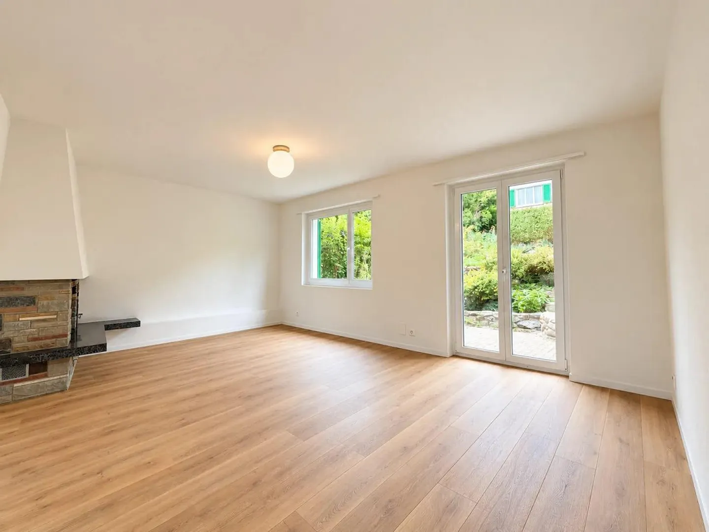 Maison de ville de 5,5 pièces fraîchement rénovée avec jardin à Zurich - Photo 8 sur 13