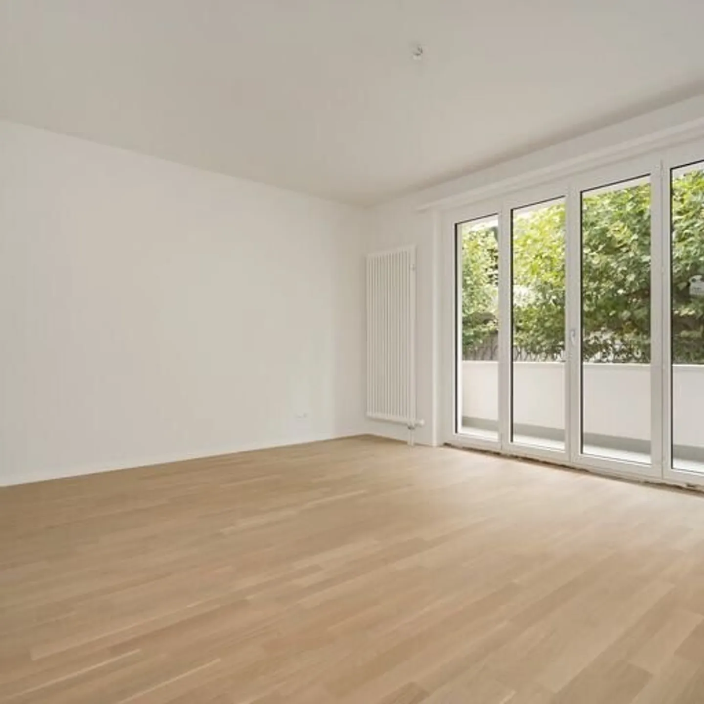 Appartamento ristrutturato di 4.5 locali con balcone e terrazza nel centro di Bienne - Foto 4 di 13