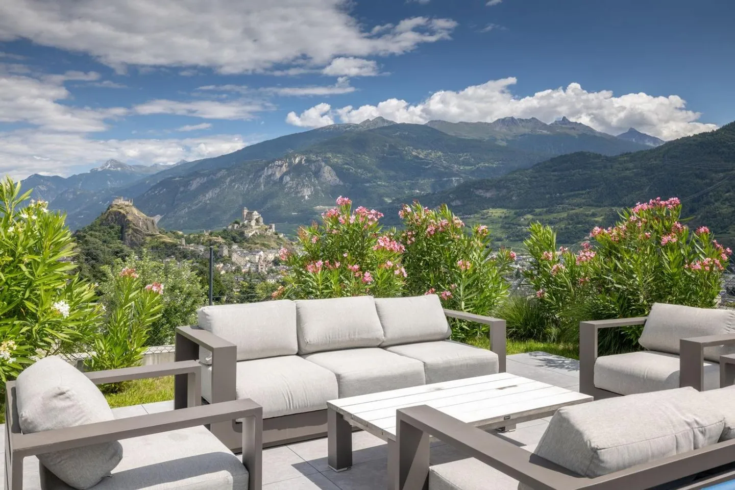 Villa contemporanea prestigiosa con rooftop - Foto 1 di 12