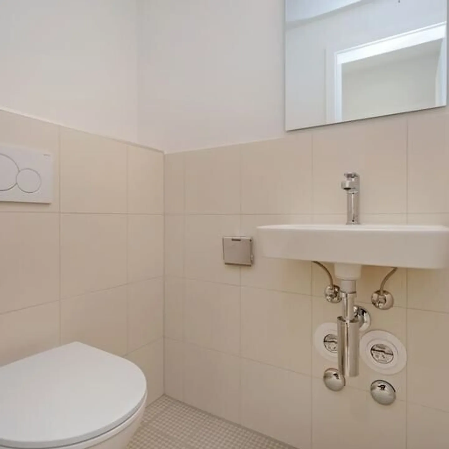 Appartamento ristrutturato di 4.5 locali con balcone e terrazza nel centro di Bienne - Foto 10 di 13