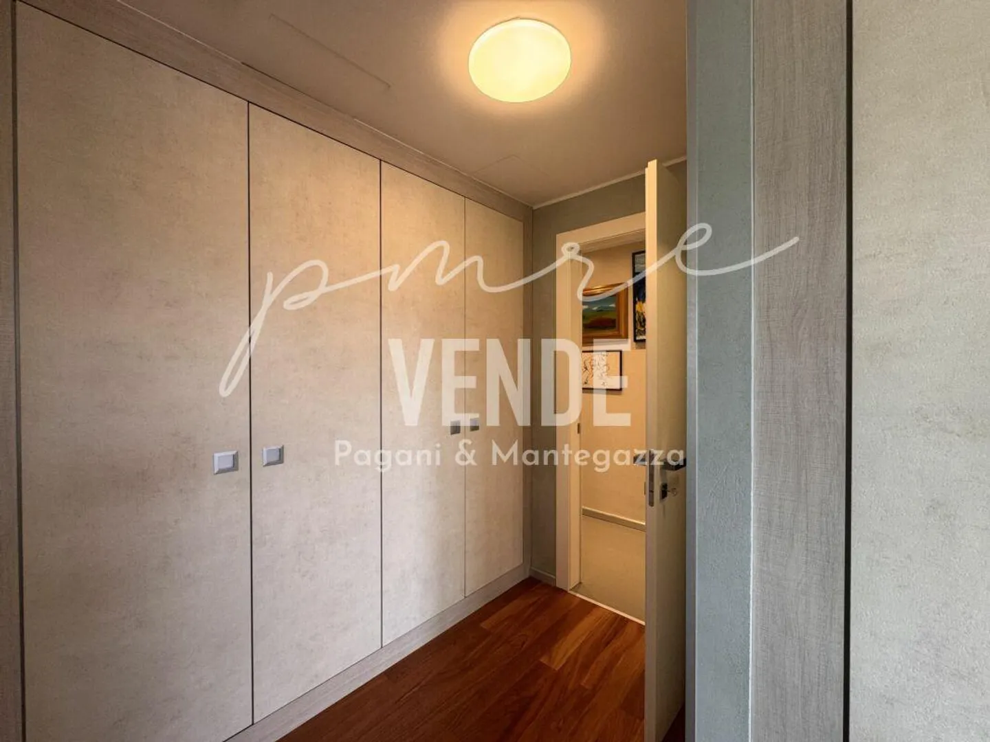 PARADISE | MAGNIFICENT TERRACE WITH PANORAMIC VIEW OVER THE LAKE AND THE BAY OF LUGANO - Photo 4 of 4