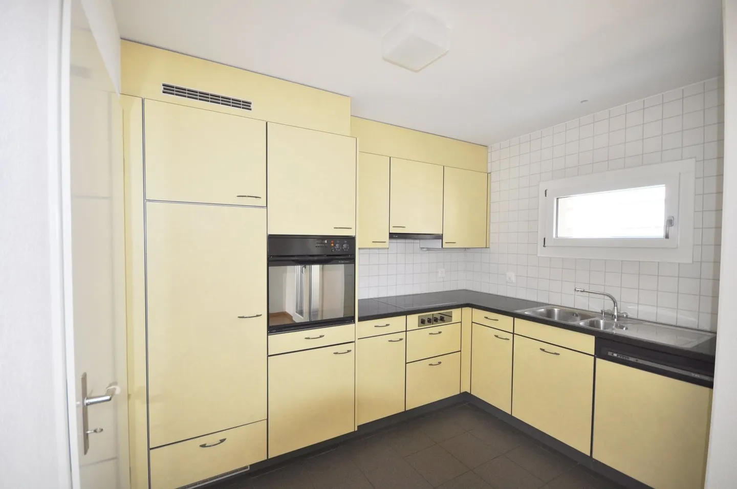 3.5 Room Apartment on the 4th Floor - Photo 2 of 6