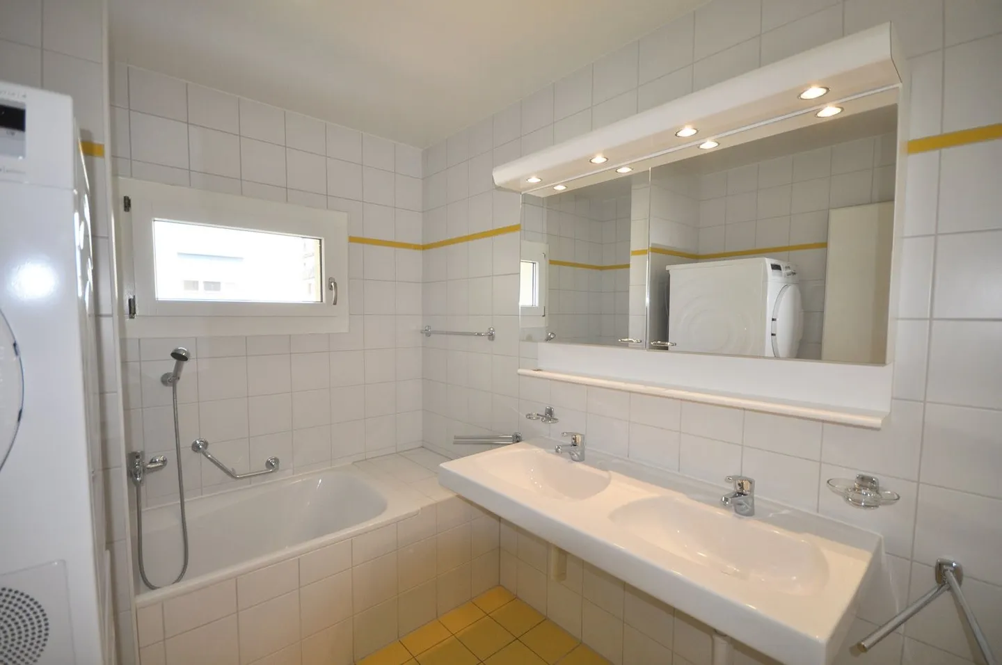 3.5 Room Apartment on the 4th Floor - Photo 3 of 6