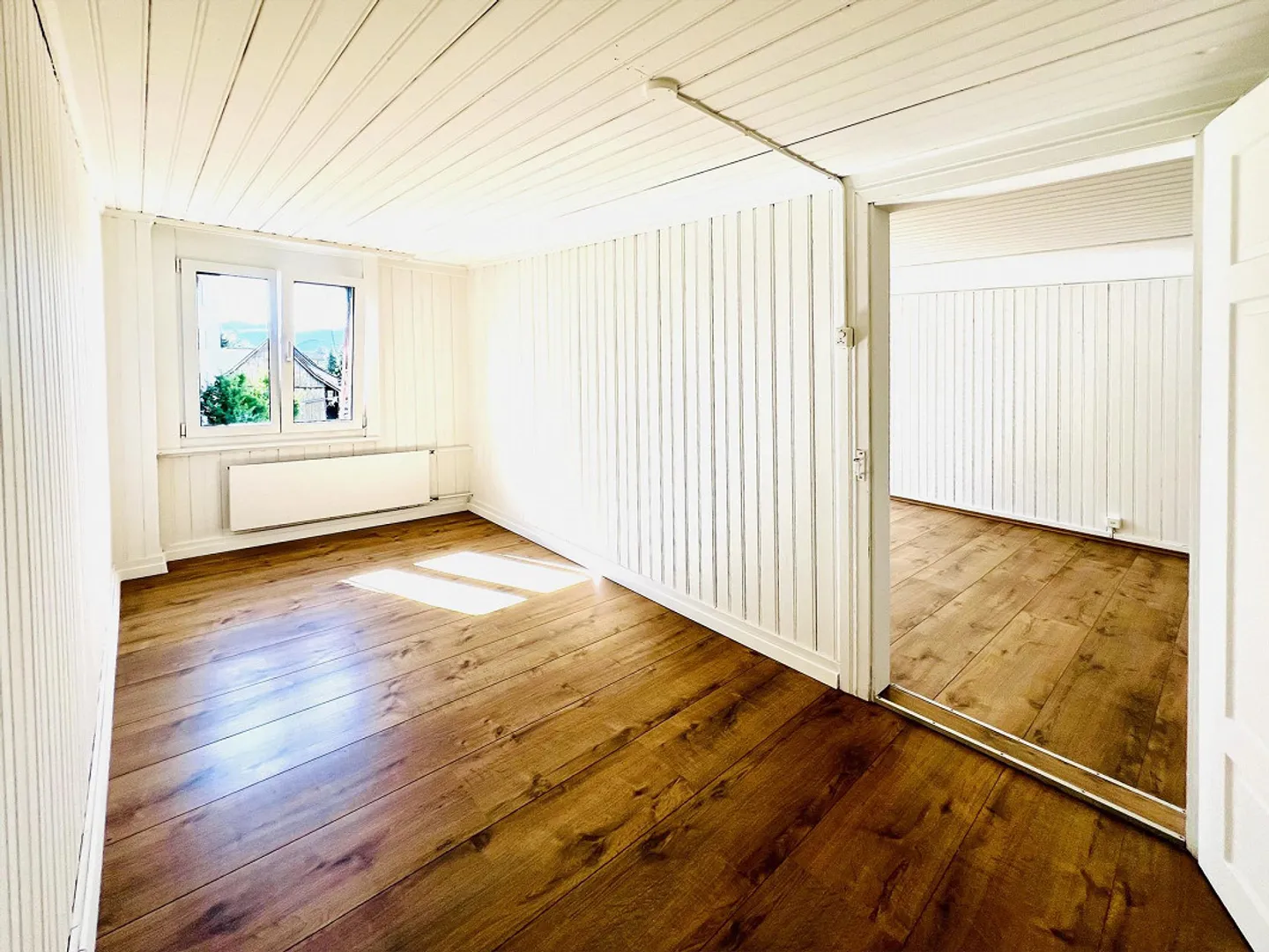 Narrow Single Family Home Old Building - Photo 3 of 16