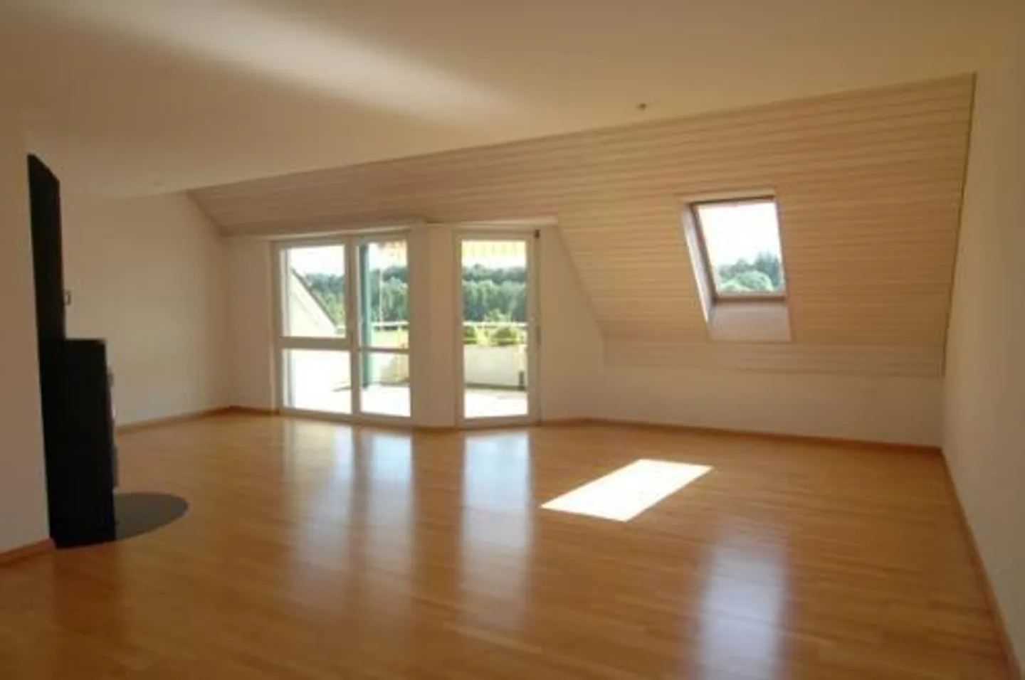 Appartement en duplex de 5,5 pièces adapté aux familles avec beaucoup d'espace - Photo 2 sur 7