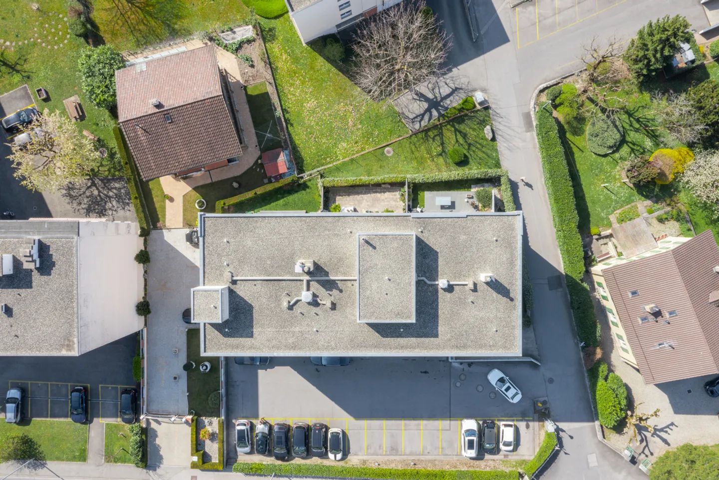 Bright apartment with private garden in the center of Aig - Photo 12 of 13