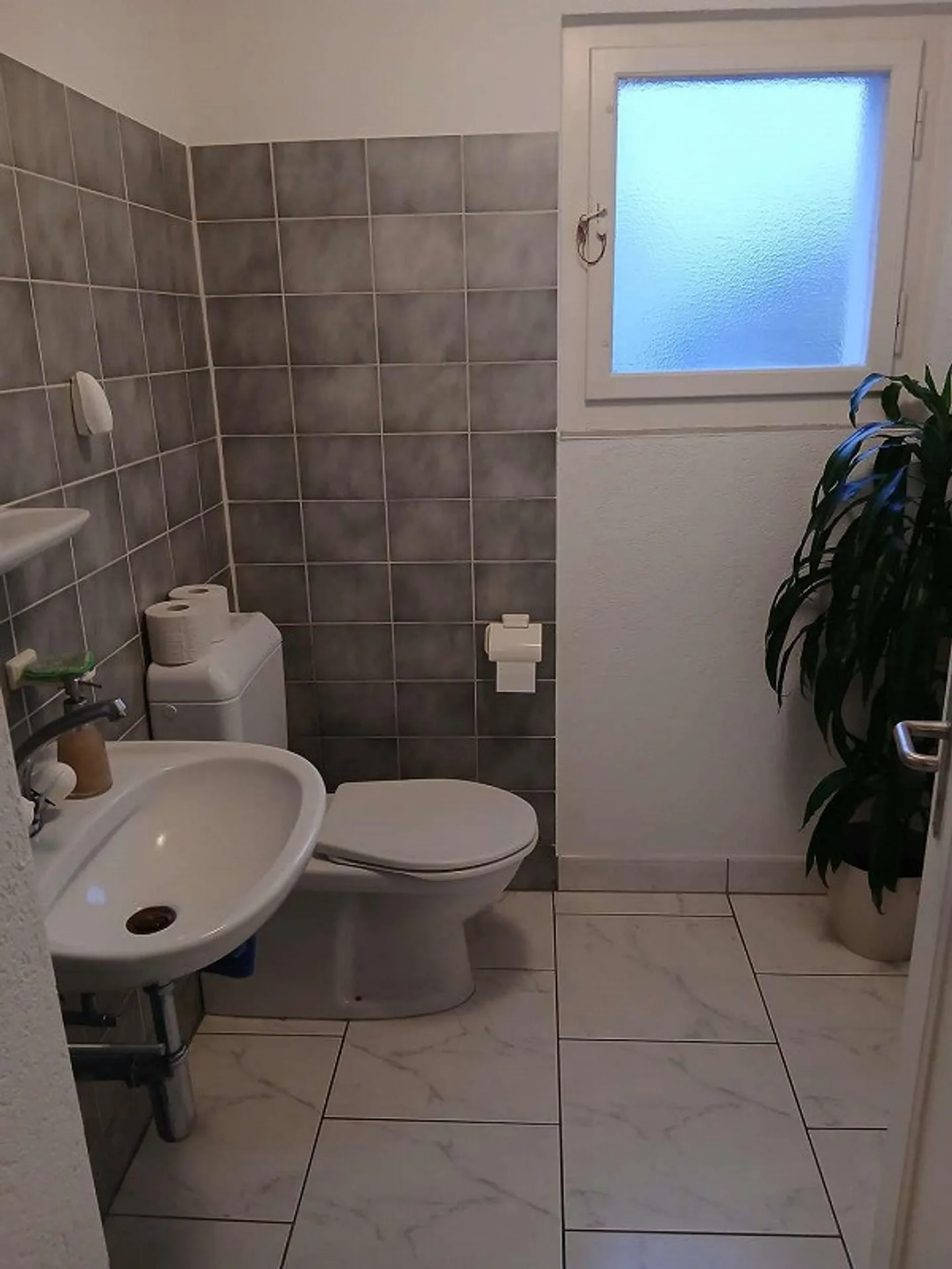 Your commercial space in the middle of Uster with 6 parking spaces - Photo 6 of 9