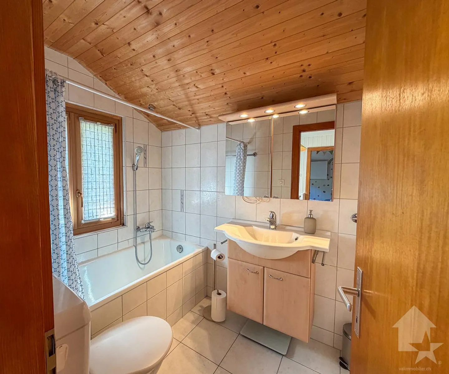 Charmantes Chalet mit 4,5 Zimmern, idyllische Lage - Foto 24 von 30