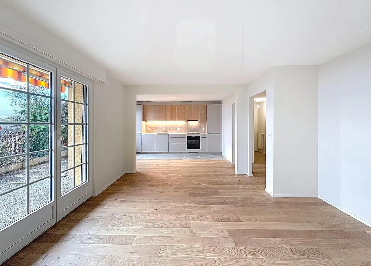 Appartement rénové avec vue sur le lac - Photo 1 sur 9