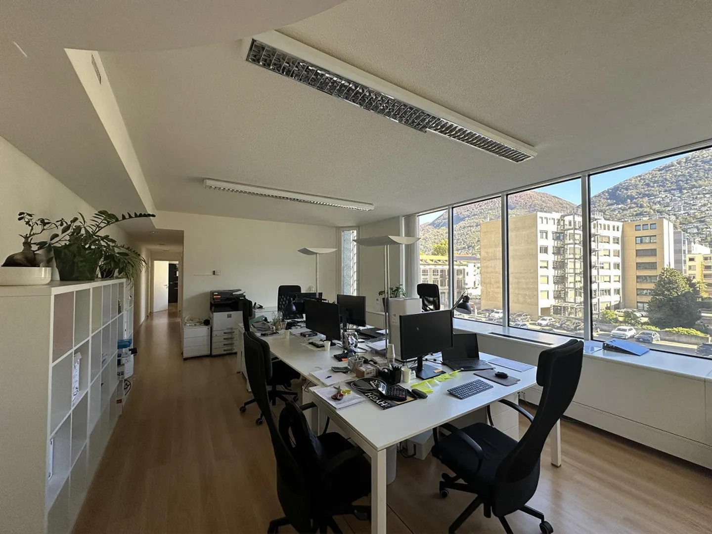 RENT BRIGHT AND PANORAMIC OFFICE IN SEMI-CENTRAL AREA - Photo 2 of 10