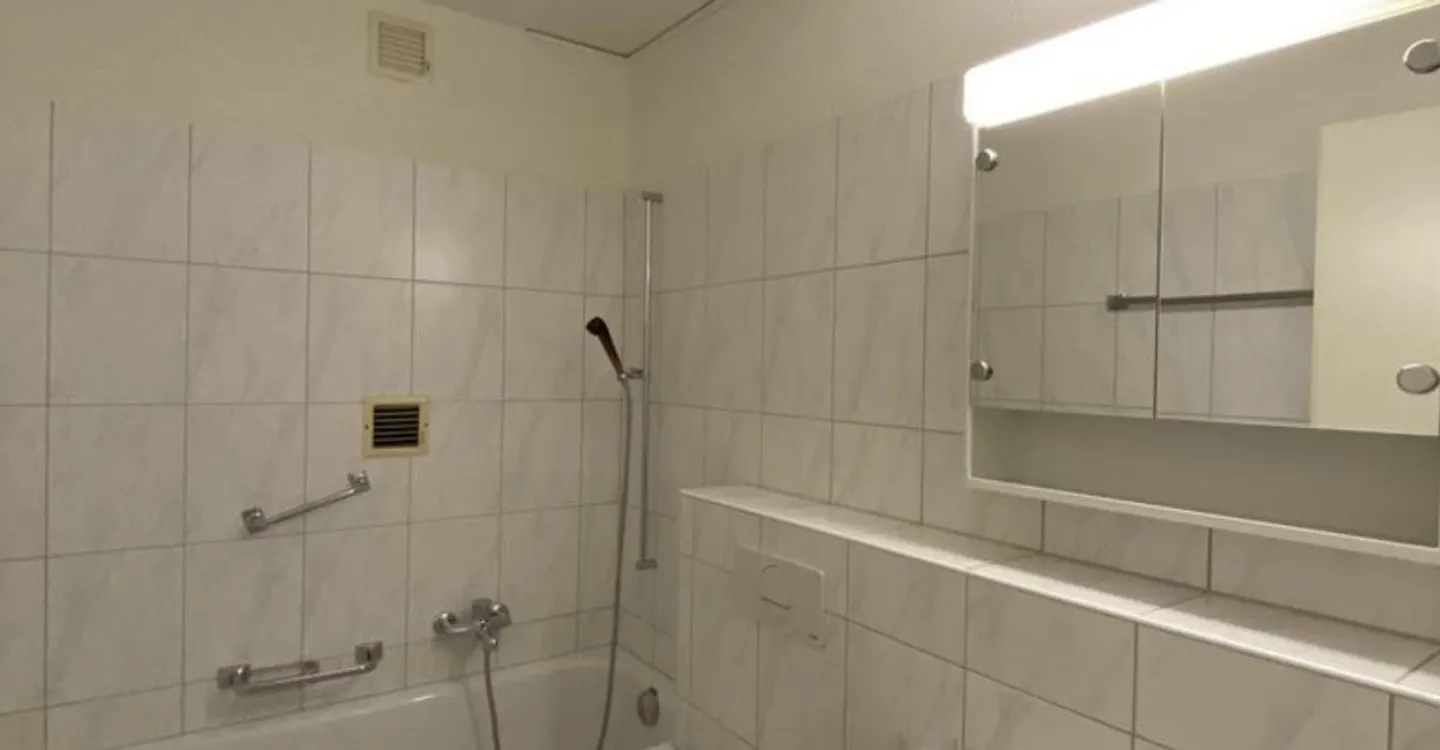 Zentral gelegene Wohnung mit Balkon - Foto 3 von 6