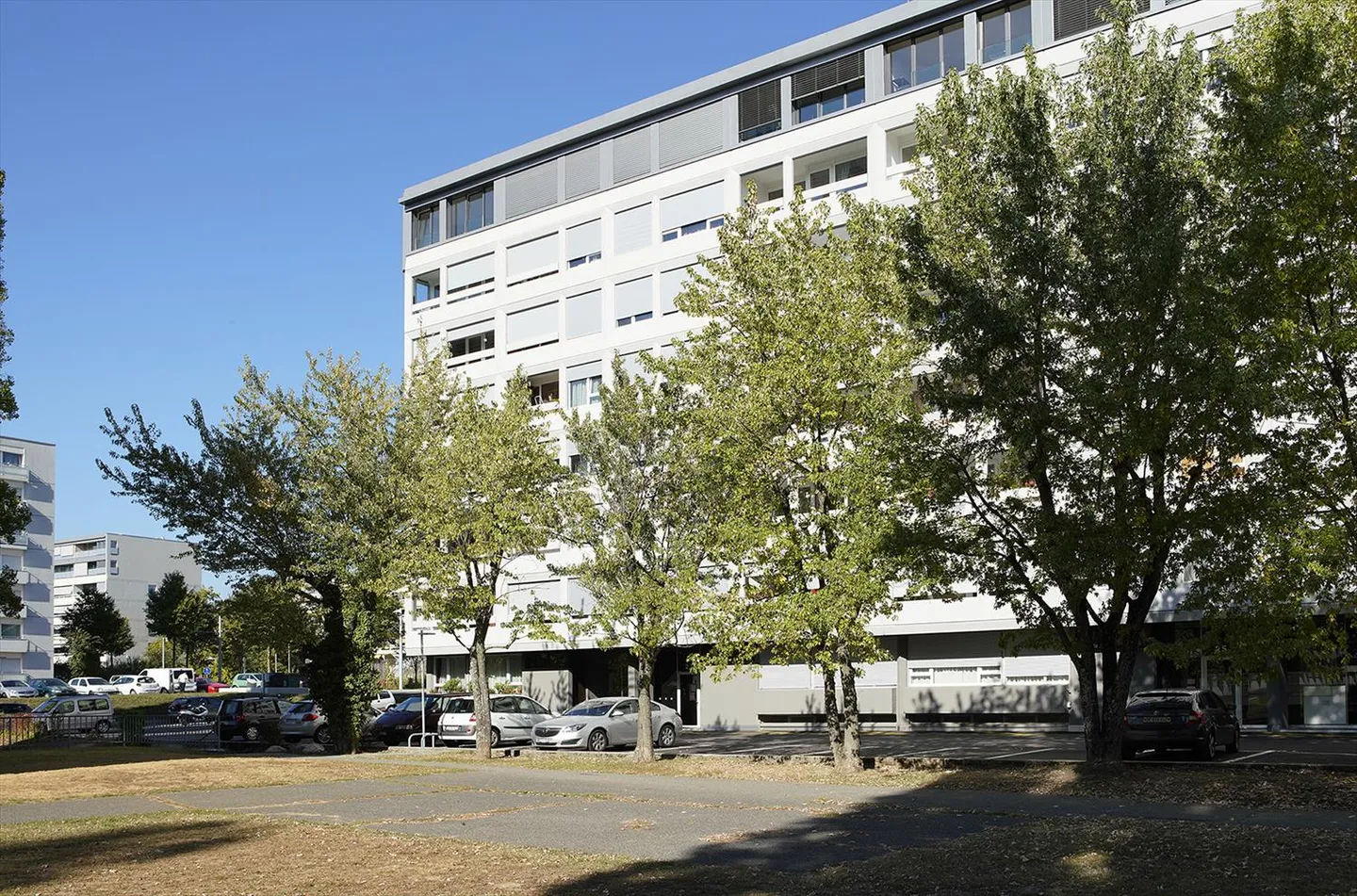 MEYRIN - Außenparkplatz - Foto 1 von 5