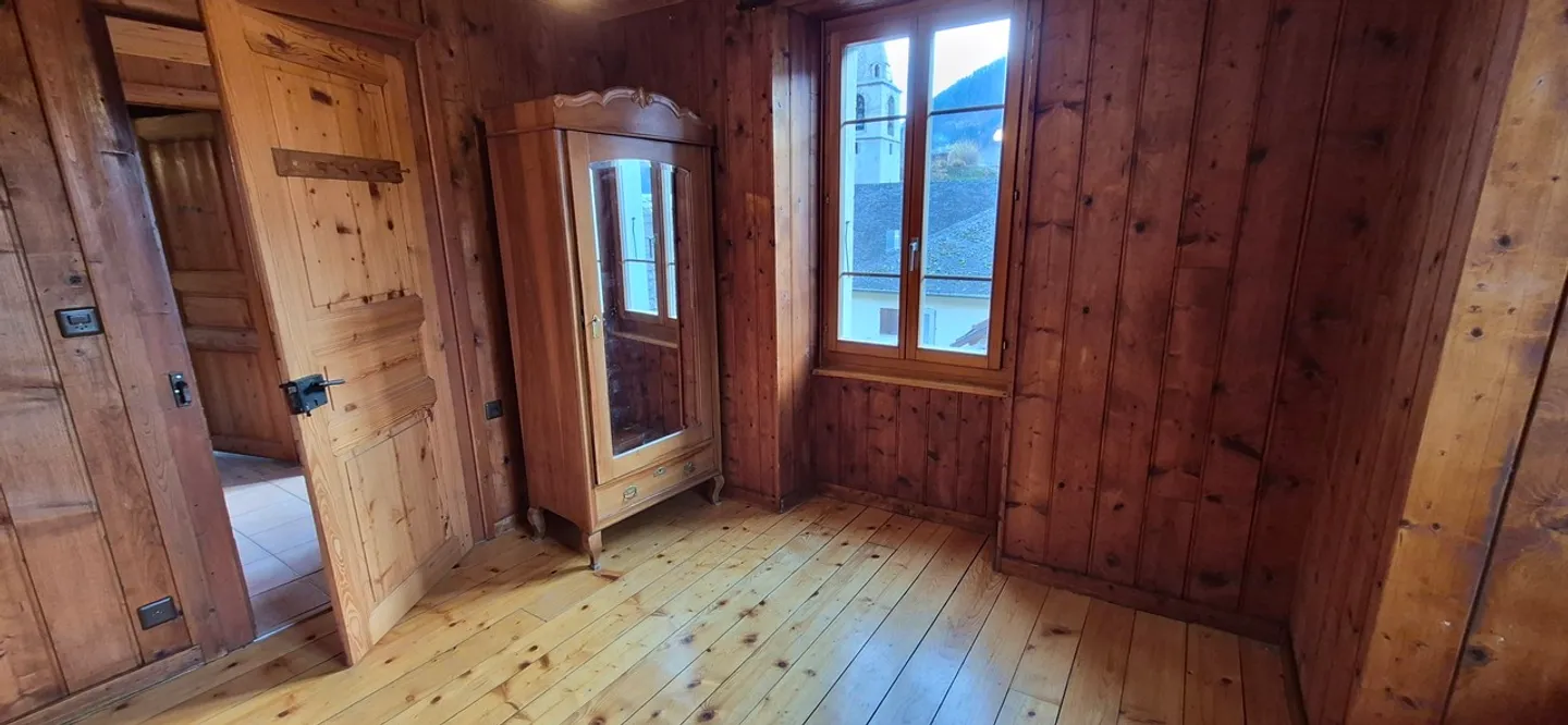 Appartamento di 3 stanze in una vecchia casa di villaggio - Foto 5 di 13