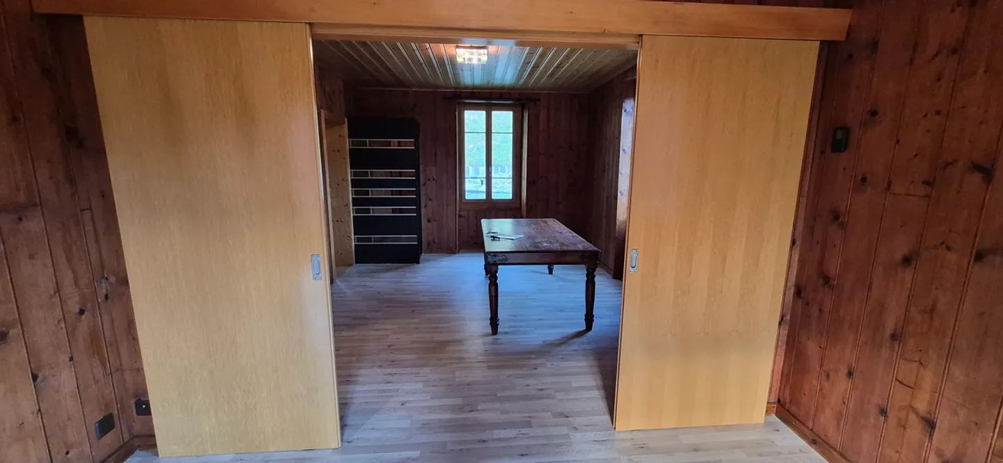 Appartamento di 3 stanze in una vecchia casa di villaggio - Foto 9 di 13