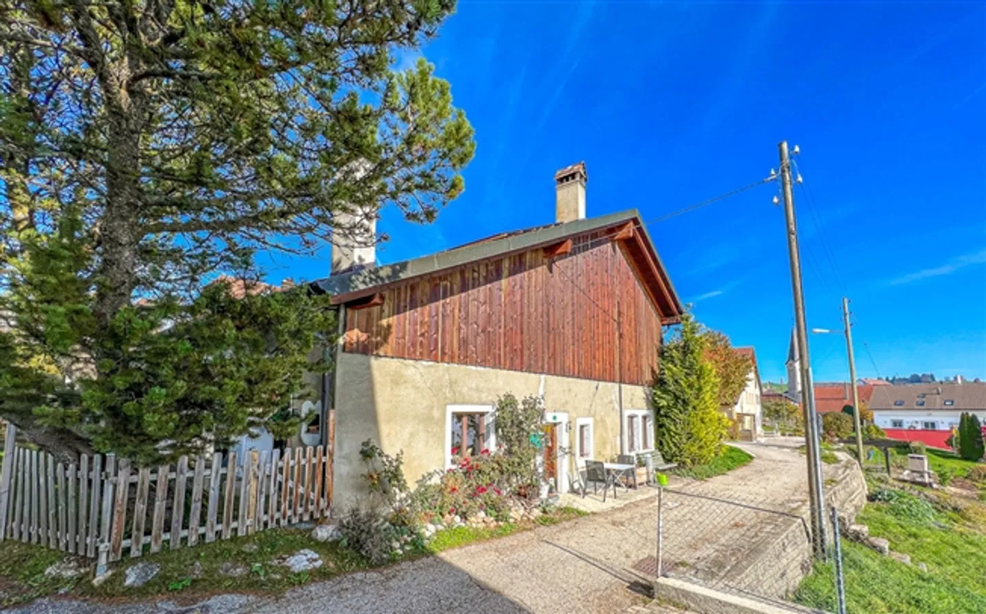 Semi-Detached House with Beautiful Hall, Garden and Terrace - Photo 12 of 18