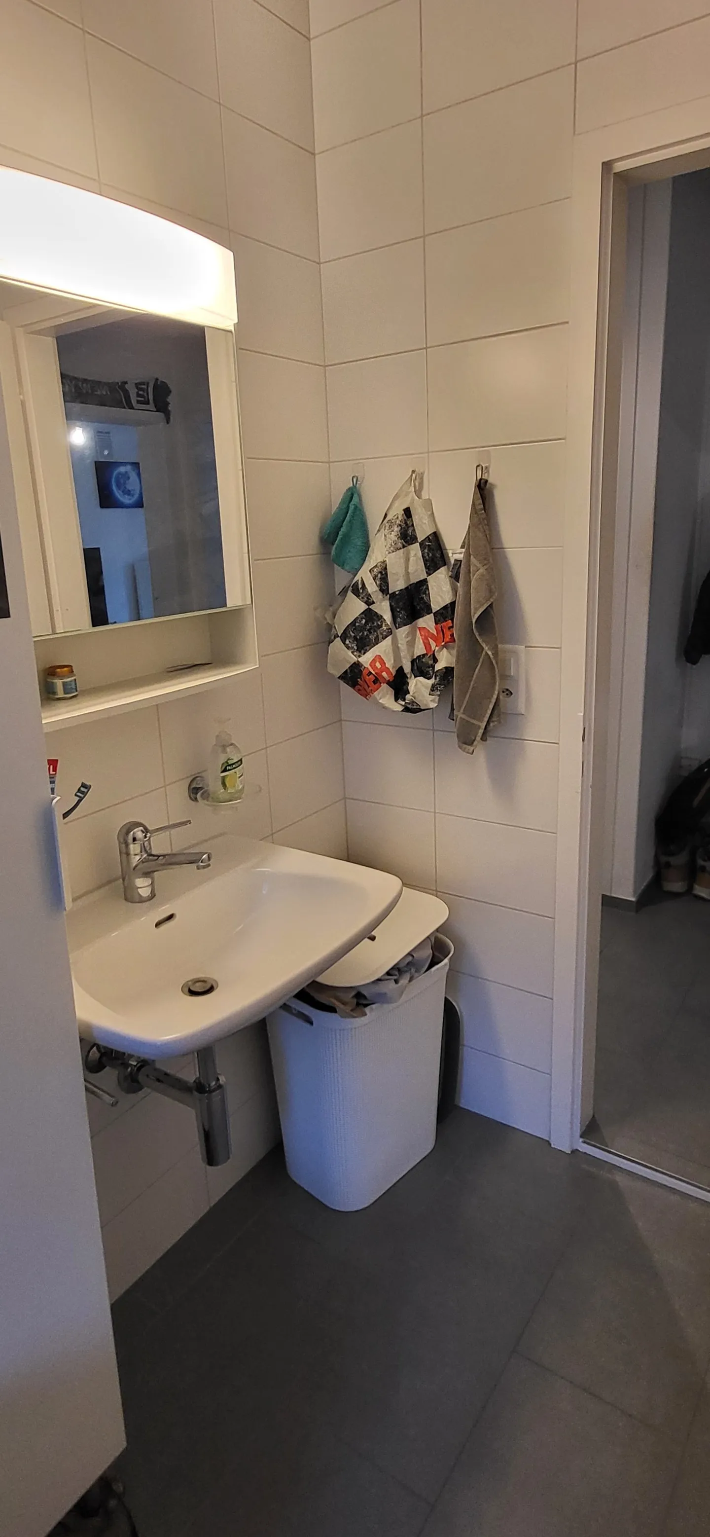 3-room apartment on the high ground floor with balcony in Biel - Photo 15 of 19