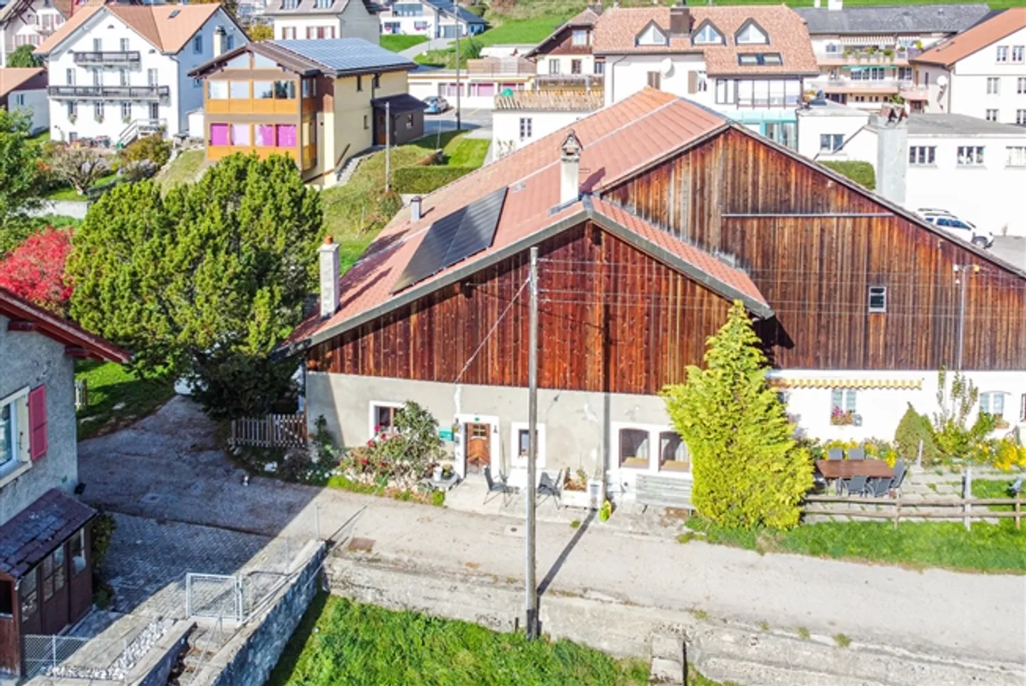 Semi-Detached House with Beautiful Hall, Garden and Terrace - Photo 13 of 18