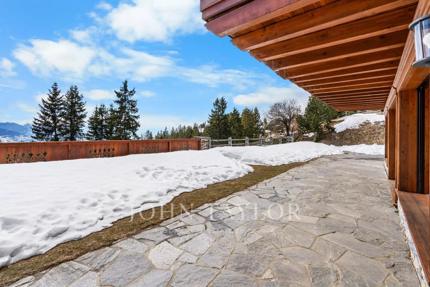 Luxus-Chalet in Crans-Montana - Foto 1 von 5