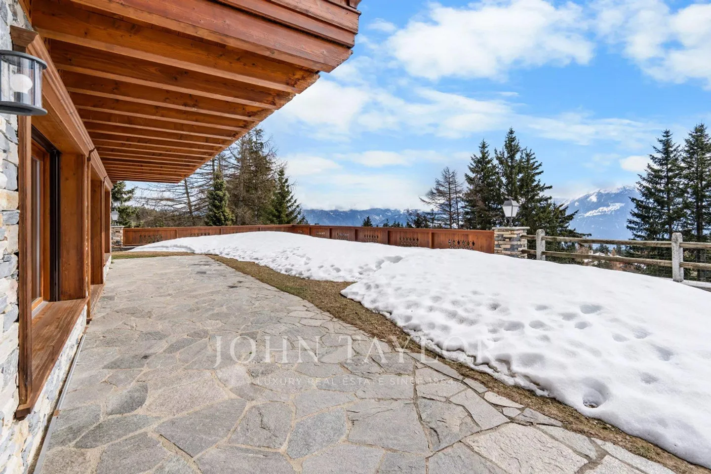 Luxus-Chalet in Crans-Montana - Foto 2 von 5
